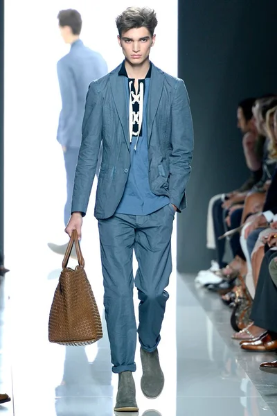Look 32